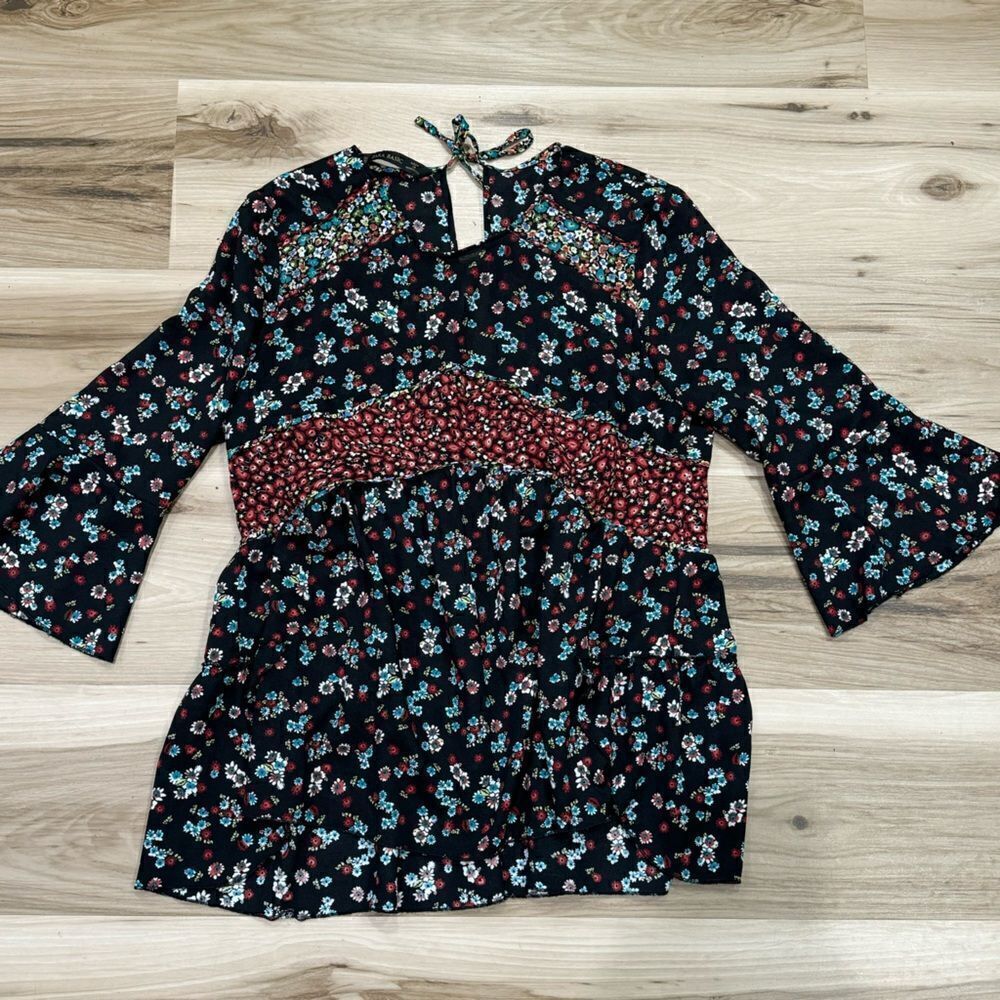Zara Basic Floral Bell Sleeve Top Women’s XS